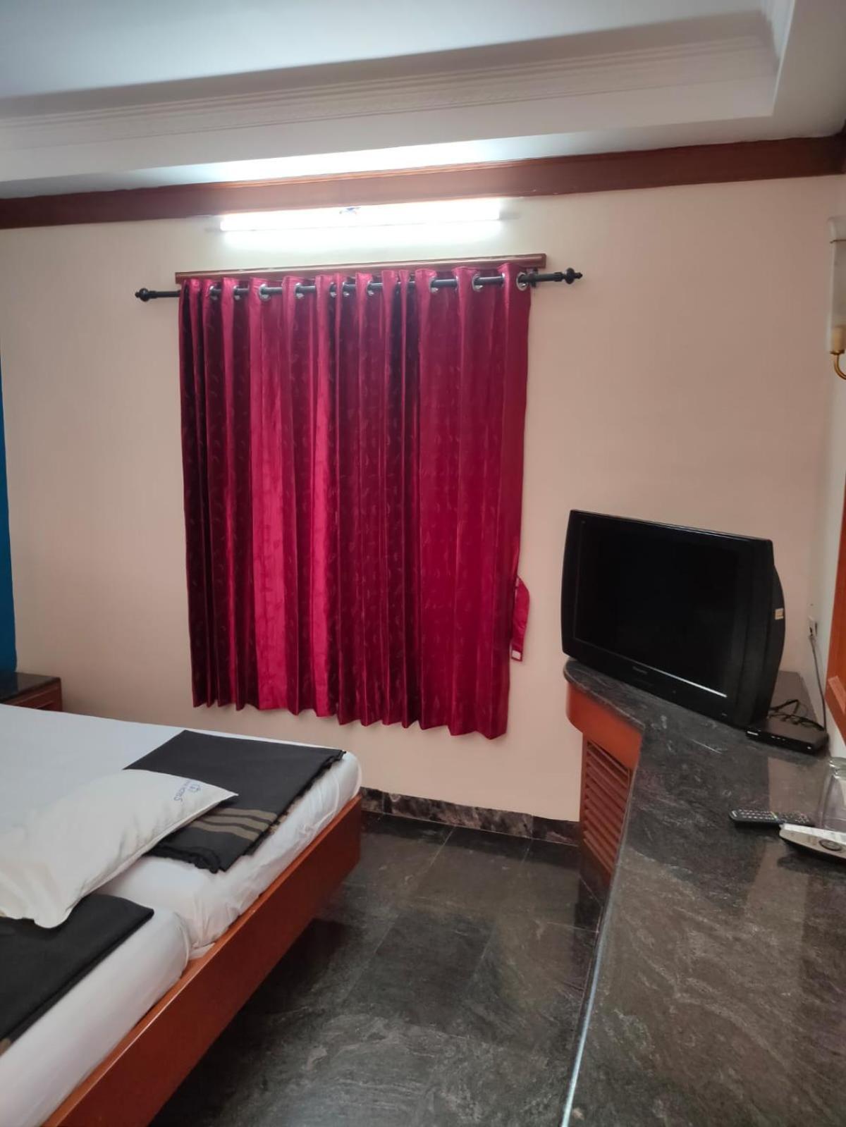 Anjana Hotels 테니 외부 사진